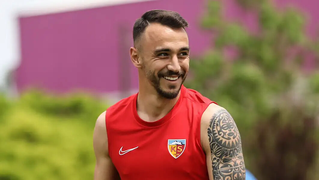 Gökhan Sazdağı A Milli Futbol Takımı’nın aday kadrosuna alındı! Gökhan Sazdağı kimdir, nereli, maaşı ne kadar? Gökhan Sazdağı A Milli Futbol Takımı’nın aday kadrosuna alındı! Gökhan Sazdağı kimdir, nereli, maaşı ne kadar? - 4. Resim