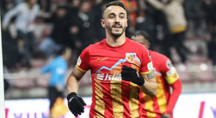 Gökhan Sazdağı, A Milli Takım kadrosuna dahil edildi Gökhan Sazdağı, A Milli Takım kadrosuna dahil edildi - 1. Resim