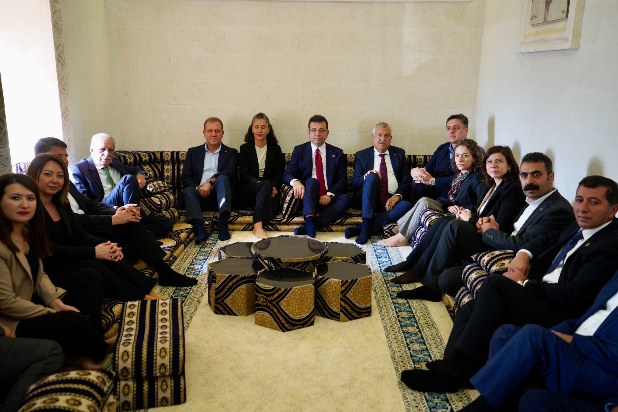 İmamoğlu'ndan Ahmet Türk'e kayyım 'ziyafeti'! Kazanla kuruldu, 42 oğlak kesildi - 2. Resim