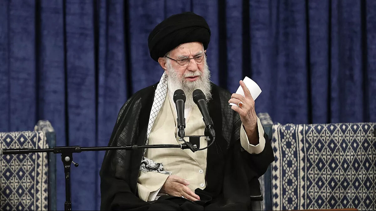 İsrail basını İran dini lideri Hamaney'in komada olduğunu iddia etti - 2. Resim