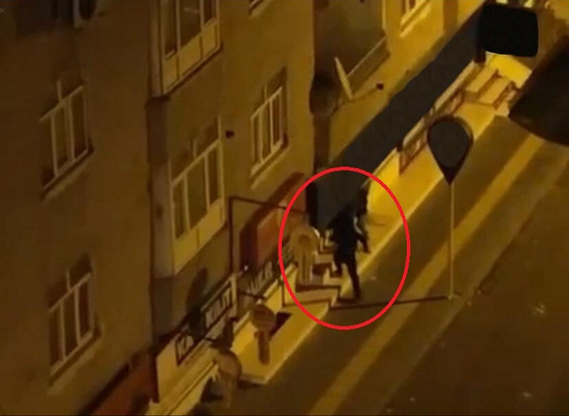 Kadınla buluşmaya diye gitti, karşısına erkek çıktı! Diyarbakır'da suç şebekesine şok operasyon Kadınla buluşmaya diye gitti, karşısına erkek çıktı! Diyarbakır'da suç şebekesine şok operasyon - 1. Resim