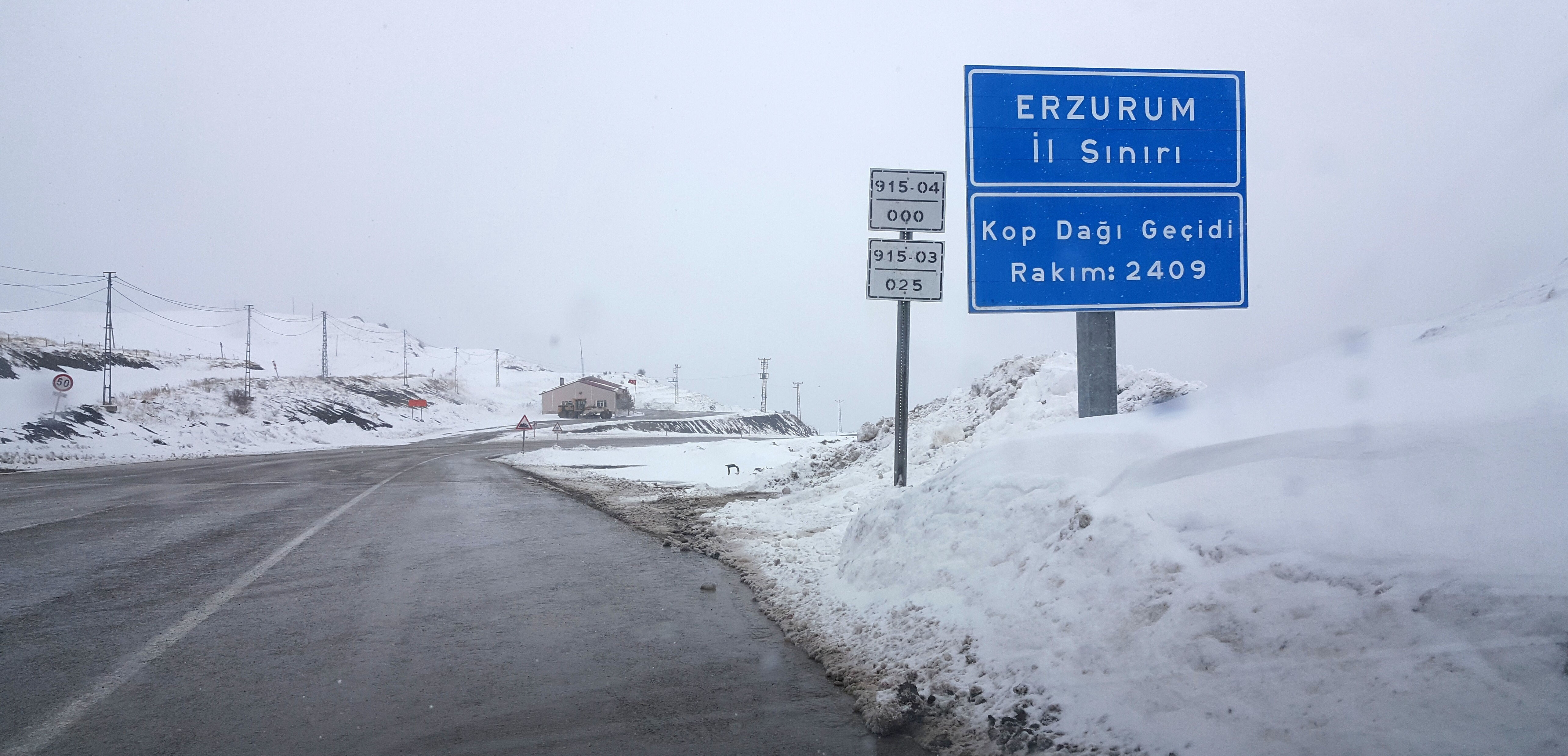 Kar lapa lapa yağdı, iller beyaza büründü! Meteoroloji'den yeni açıklama var - 3. Resim