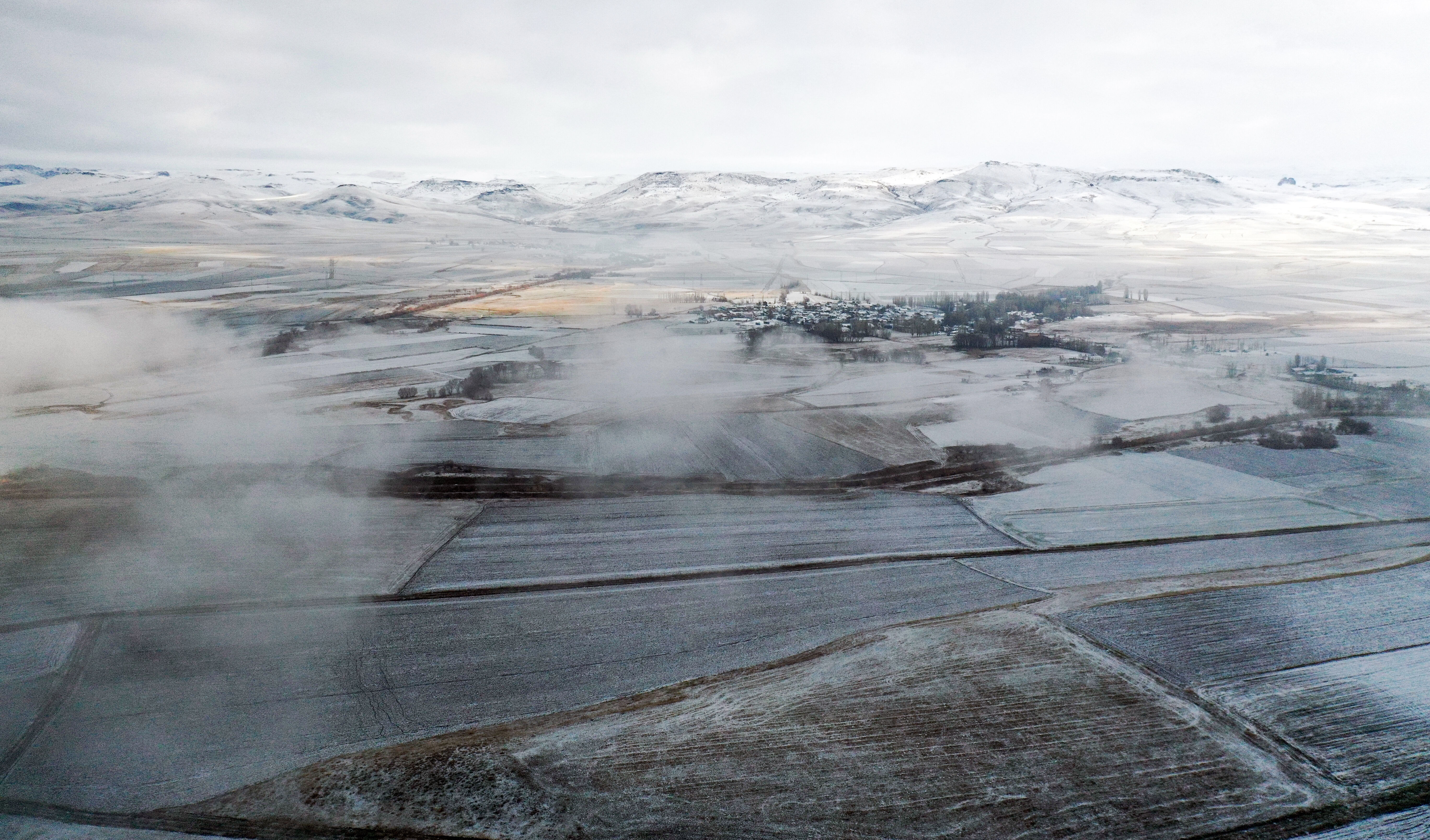 Kar lapa lapa yağdı, iller beyaza büründü! Meteoroloji'den yeni açıklama var - 4. Resim