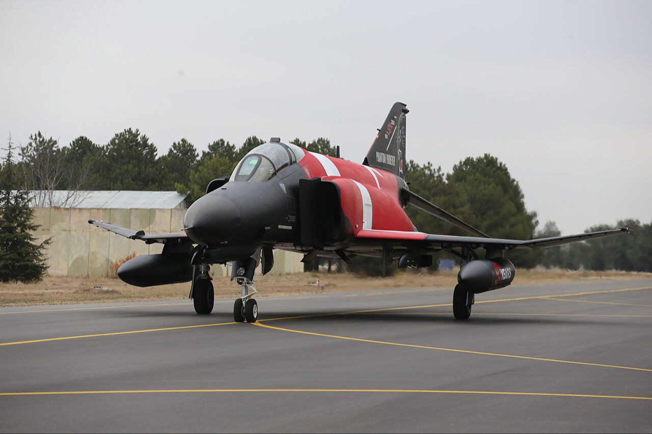 Panter Filo göklerde! F-4E Phantom uçakları 50’nci yılını Eskişehir semalarındaki şovuyla kutladı - 13. Resim