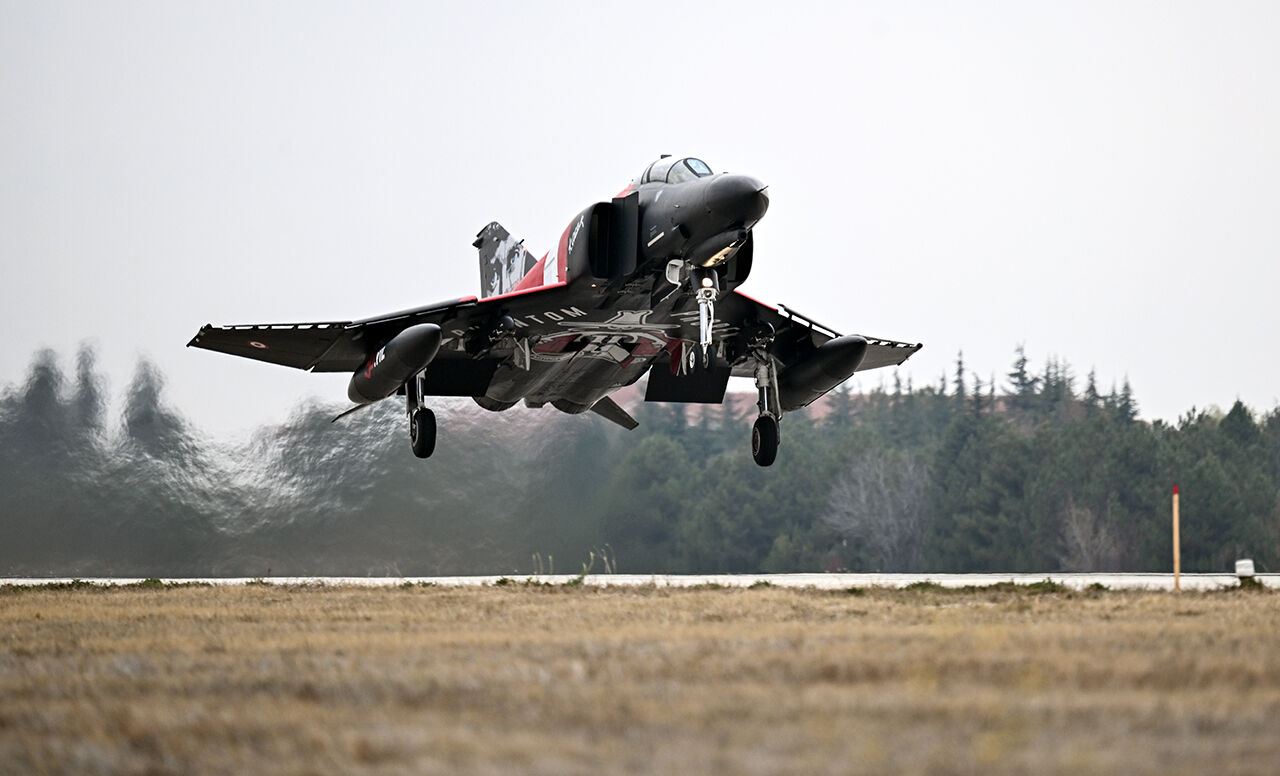 Panter Filo göklerde! F-4E Phantom uçakları 50’nci yılını Eskişehir semalarındaki şovuyla kutladı - 9. Resim