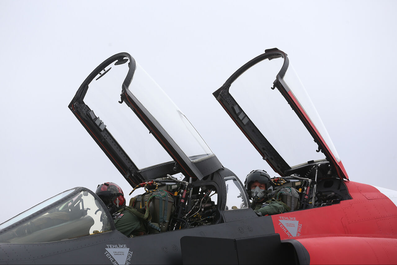 Panter Filo göklerde! F-4E Phantom uçakları 50’nci yılını Eskişehir semalarındaki şovuyla kutladı - 1. Resim