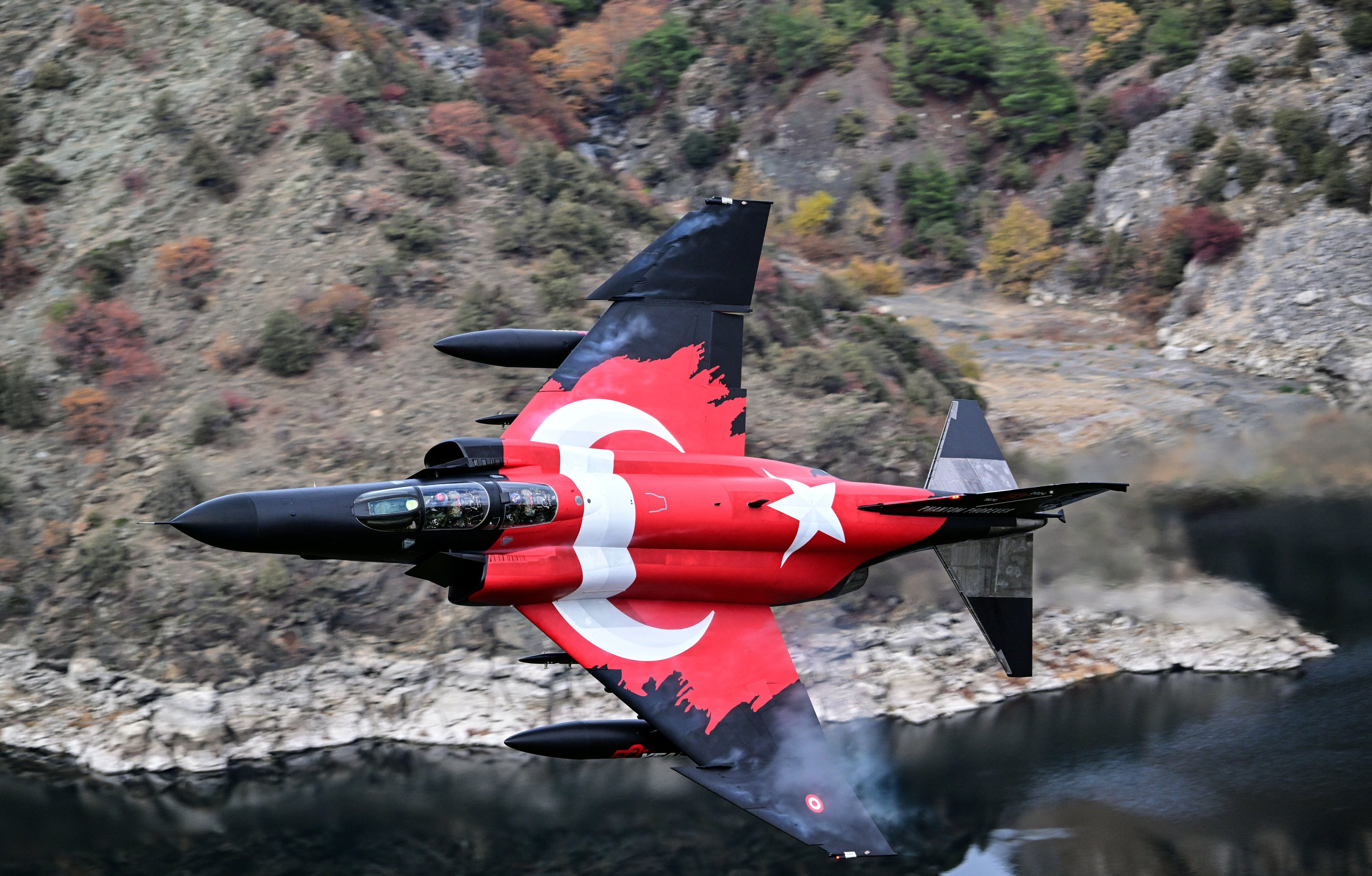 Panter Filo göklerde! F-4E Phantom uçakları 50’nci yılını Eskişehir semalarındaki şovuyla kutladı - 16. Resim