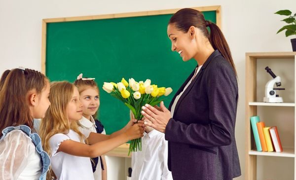 Resmi tatiller arasında yer almıyor: Öğretmenler günü ne zaman, hangi gün kutlanıyor? - 5. Resim