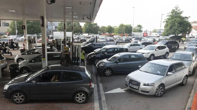 Akaryakıta gece yarısı indirim geldi! İşte benzin, motorin ve LPG'de güncel fiyatlar - 1. Resim