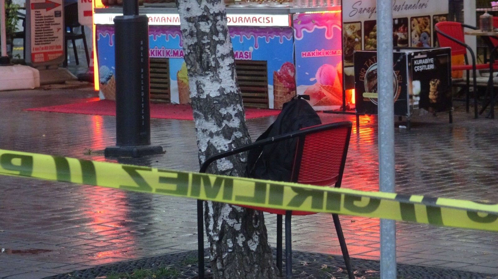 Bolu'da cadde ortasında 'bomba yüklü çanta' paniği! Olayın aslı bambaşka çıktı - 1. Resim