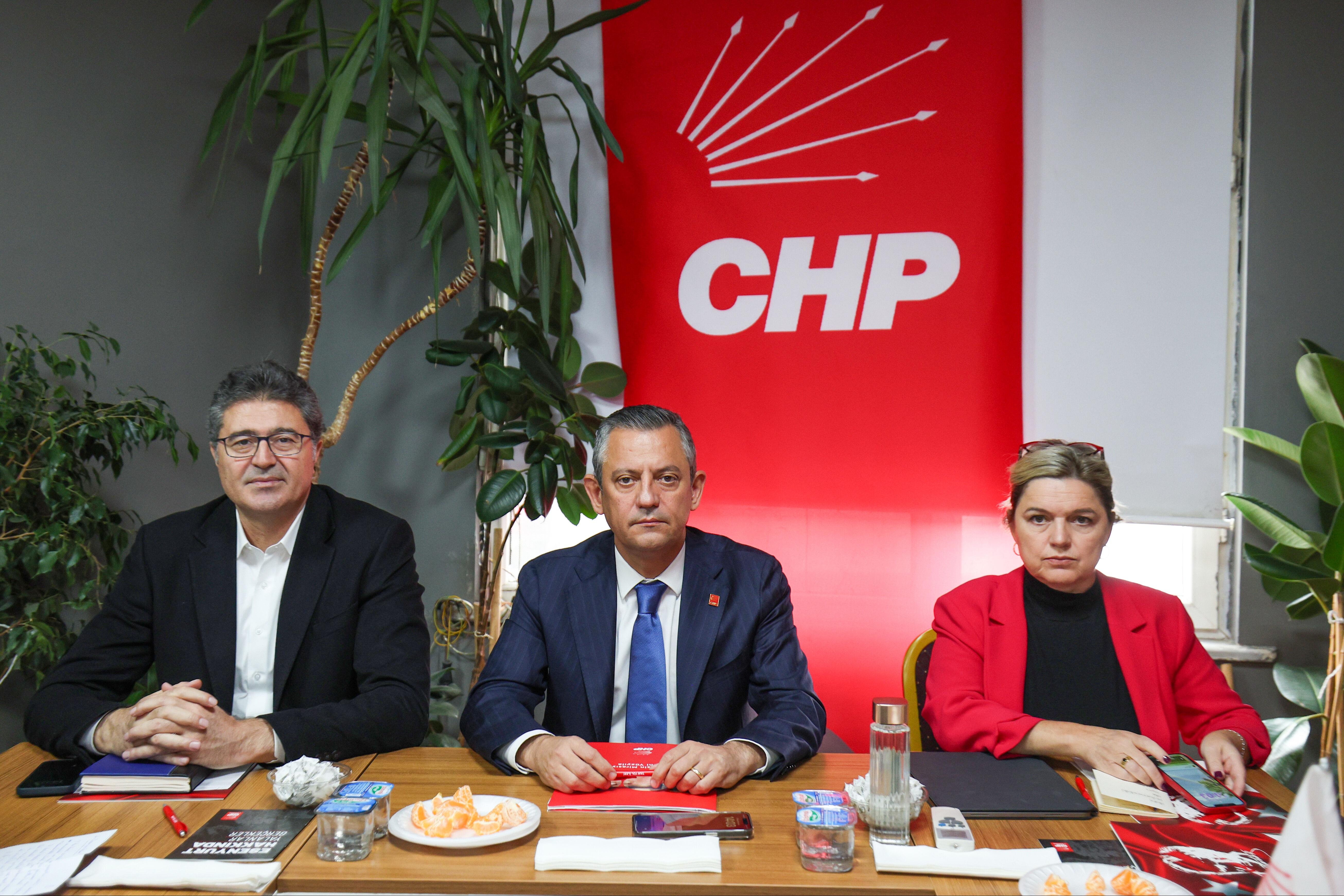 CHP lideri Özel'den kayyım çıkışı: Esenyurt için alınan kararı duyurdu CHP lideri Özel'den kayyım çıkışı: Esenyurt için alınan kararı duyurdu - 2. Resim