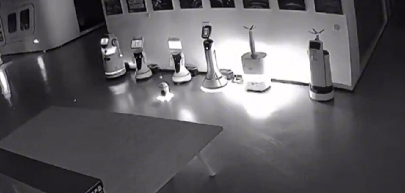 Çin'de bir robot diğer robotları ikna edip kaçış başlattı! Robot firarı dünya basınında gündem oldu - 5. Resim