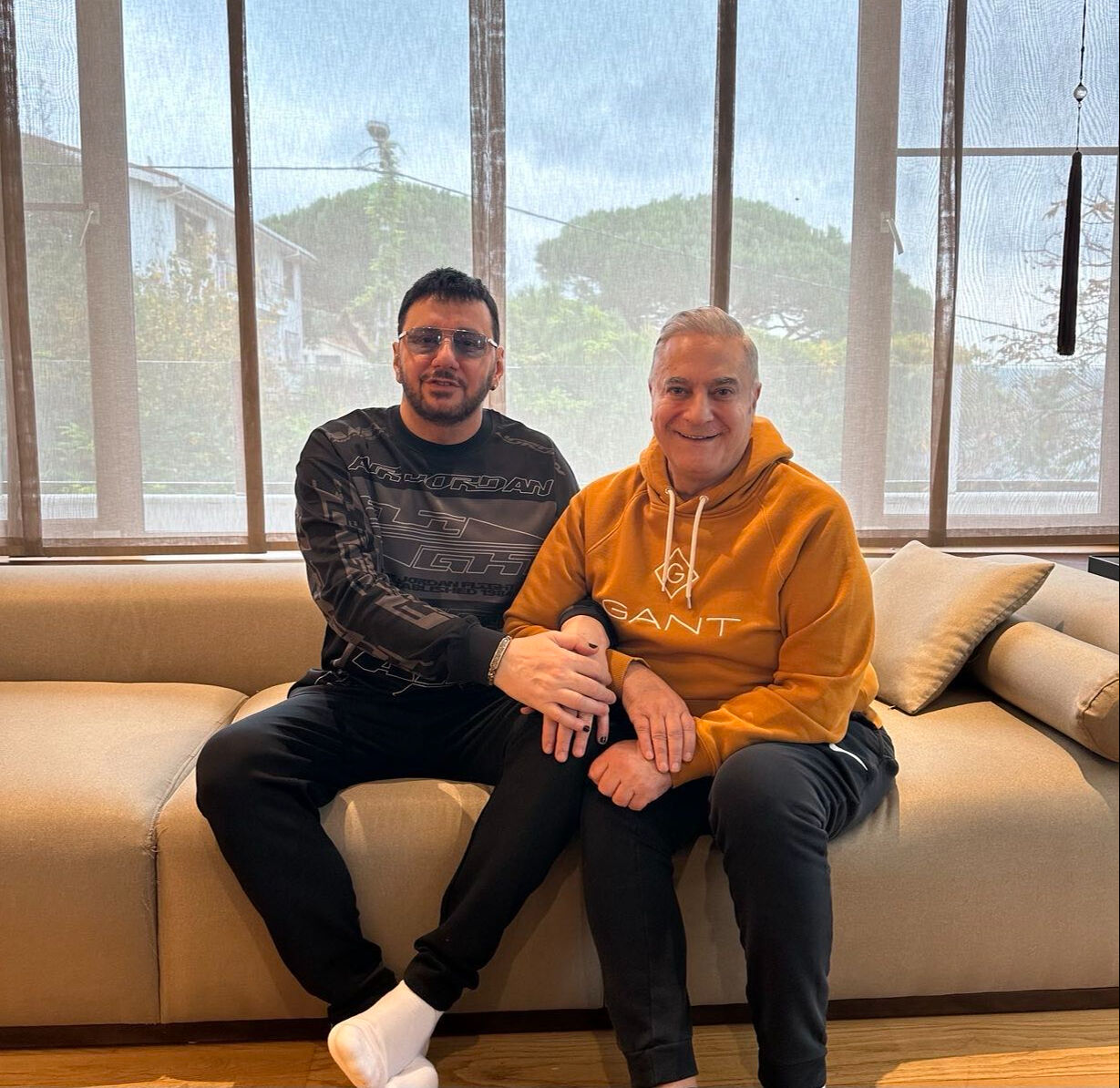 Ev hapsindeki Mehmet Ali Erbil'den yeni kare! 35 yıllık dostu ziyaretine gitti - 1. Resim