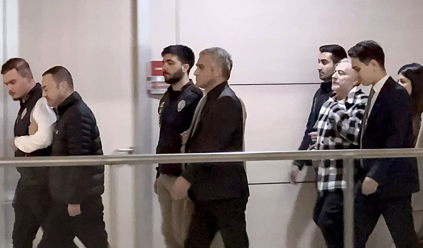 Ev hapsindeki Mehmet Ali Erbil'den yeni kare! 35 yıllık dostu ziyaretine gitti - 3. Resim