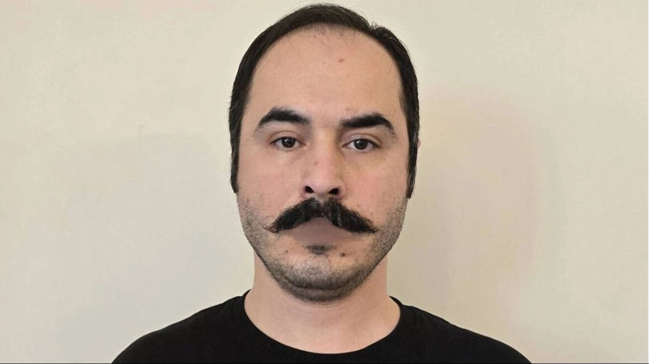 İran'da bir aktivist dudaklarını dikerek eylem başlattı - 2. Resim