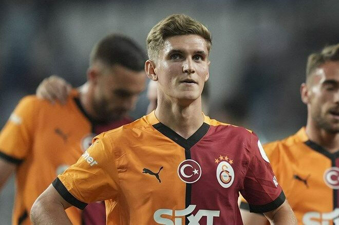 Galatasaray'ın en fiyasko transferi oldu! 9 milyon euro'ya alınan Elias Jelert'in menajeri ayrılık için İstanbul'da - 1. Resim