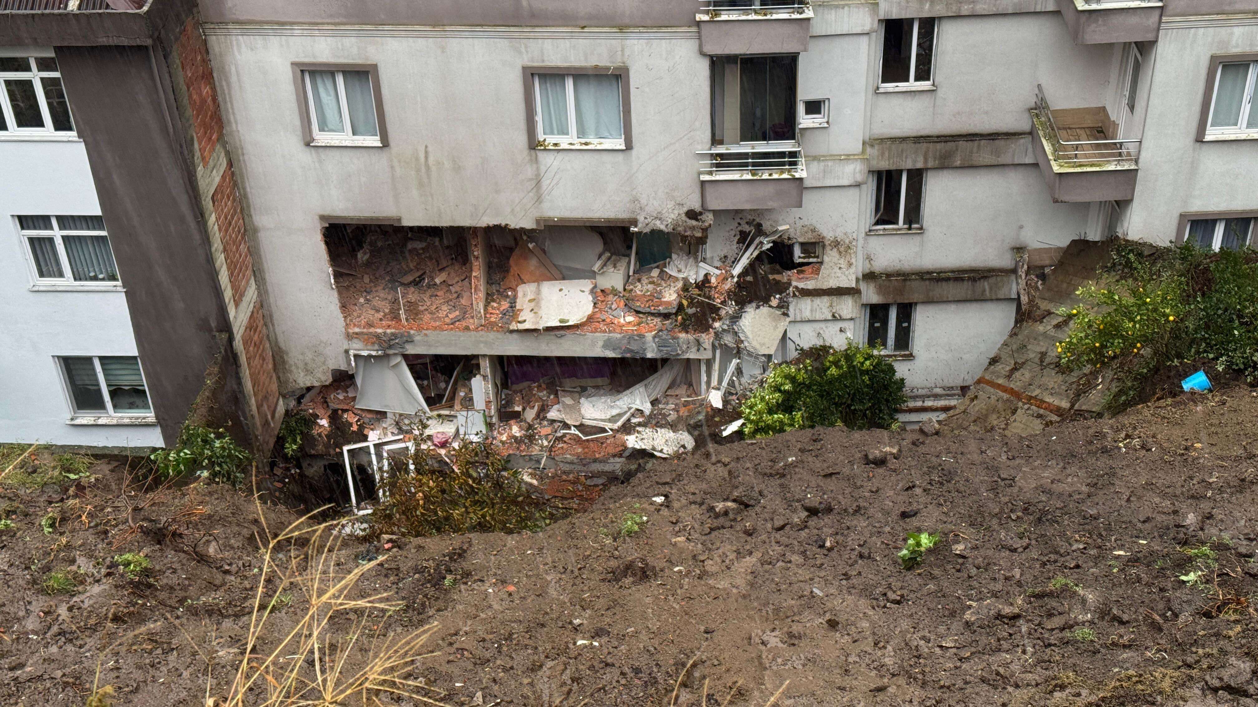 Rize'de 1 kişiyi öldüren heyelan! Orhan Şen açıkladı: Bölgede yağış devam edecek mi? - 3. Resim