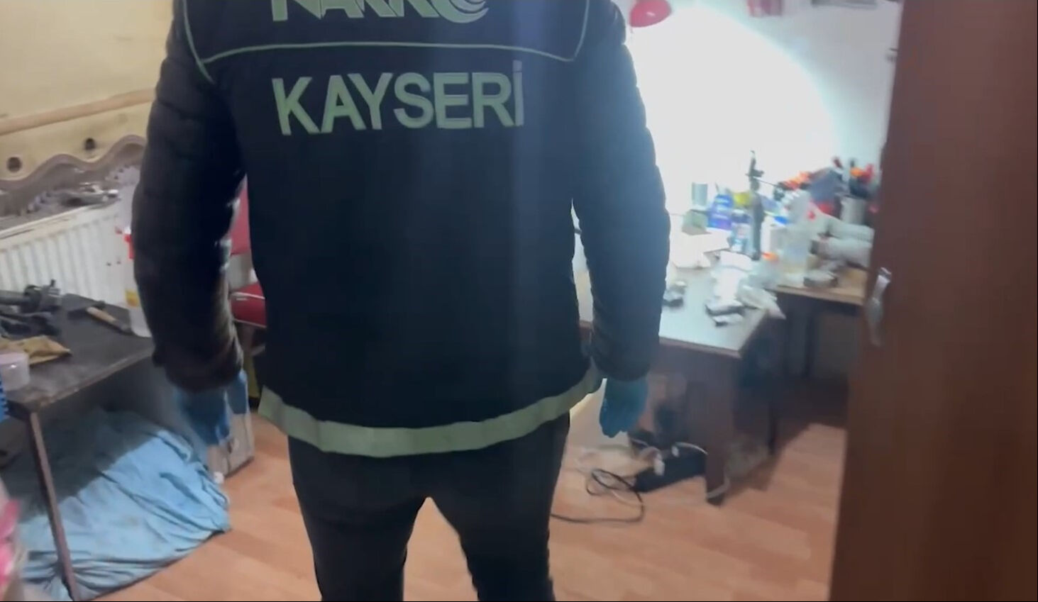 Turşu bidonundan çıkanlar görenleri şoke etti! Turşu bidonundan çıkanlar görenleri şoke etti! - 2. Resim