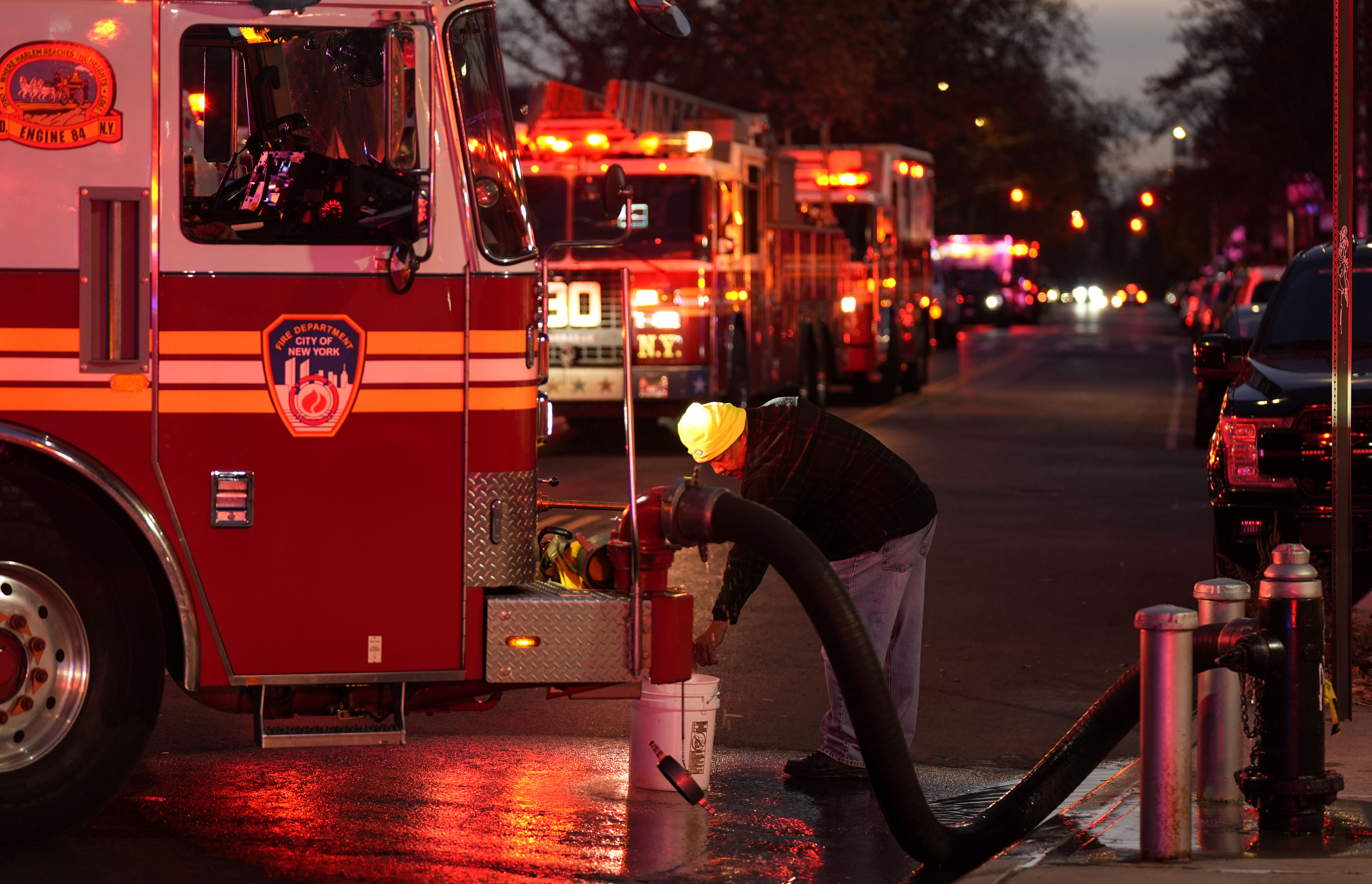 ABD felaketi yaşıyor: Ekipler saatlerdir mücadele ediyor - 3. Resim