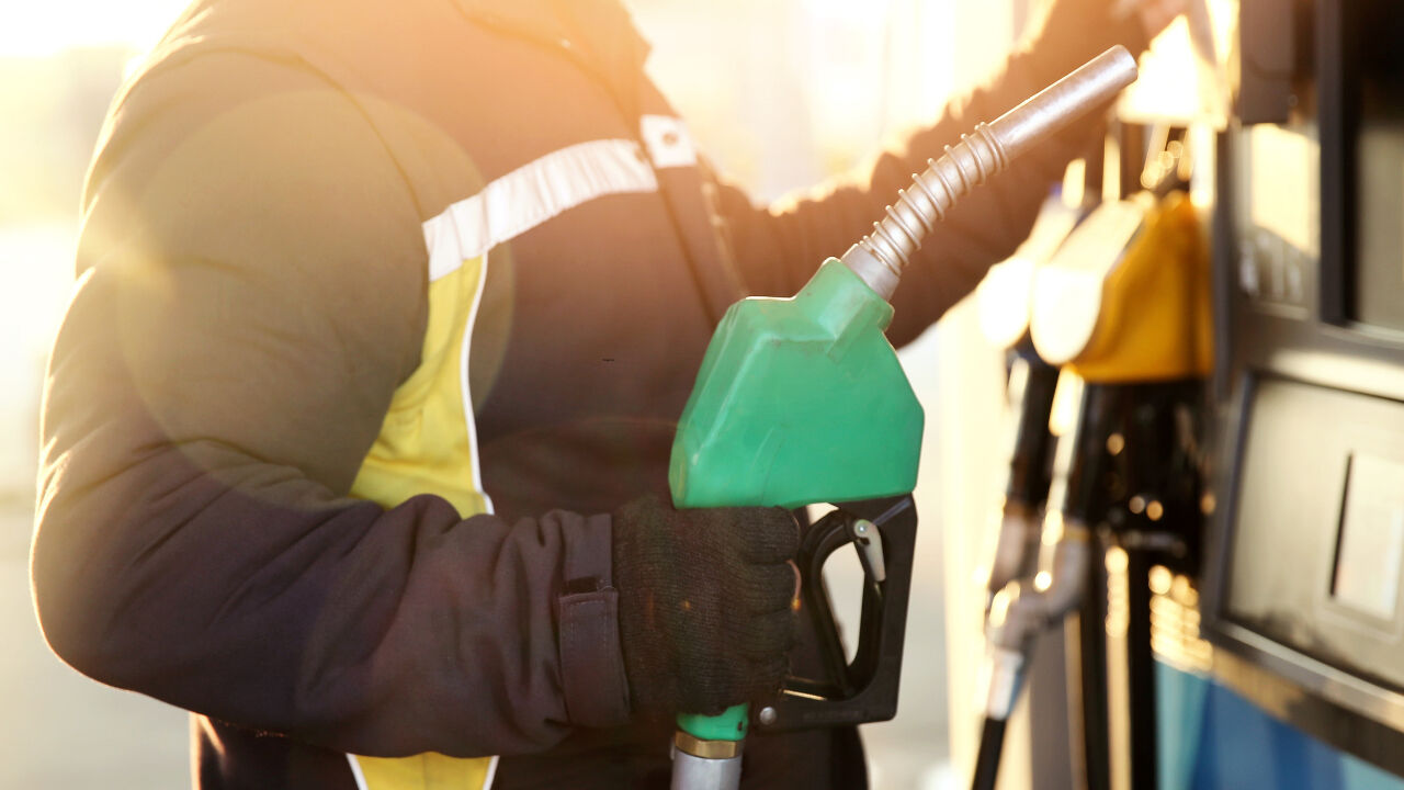 Akaryakıt fiyatları düştü! 20 Kasım benzine, motorine ne kadar indirim geldi? - 2. Resim