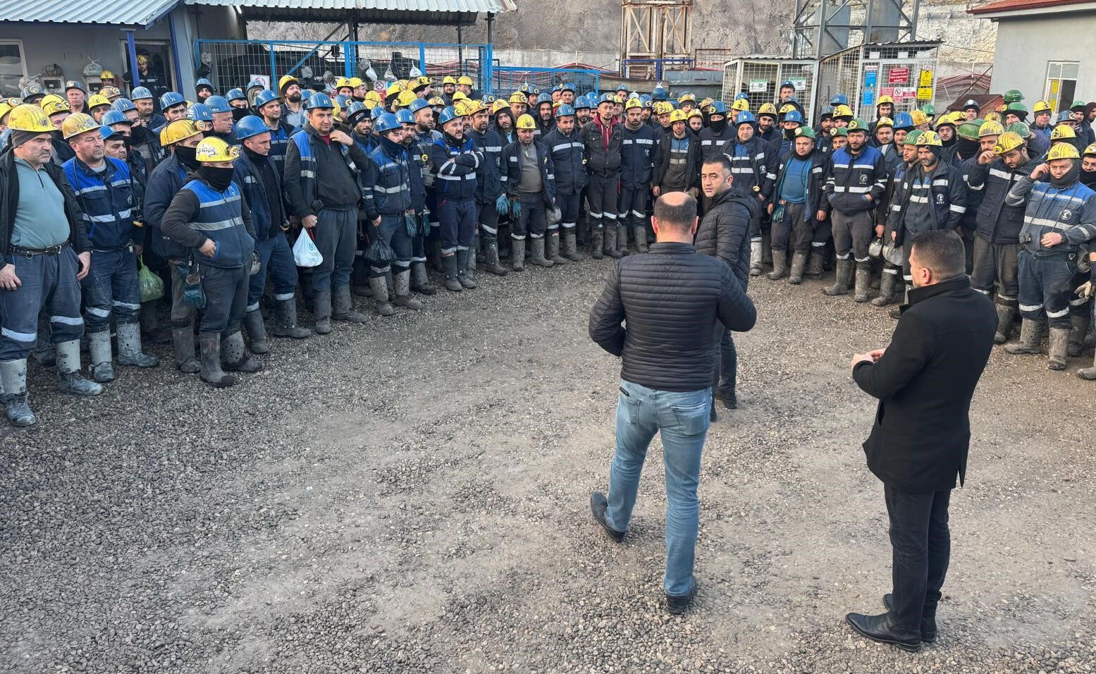 Ankara'da 500 madenciden ses getirecek eylem! Kendilerini yerin altına kapattılar - 1. Resim
