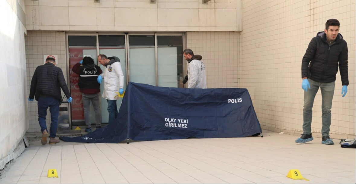 Elazığ’da eşini öldüren uzman çavuşun cezası belli oldu Elazığ’da eşini öldüren uzman çavuşun cezası belli oldu - 1. Resim