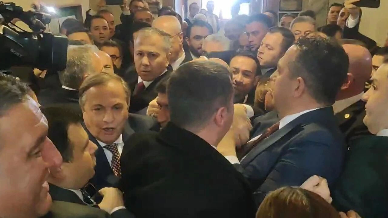 Meclis'te taşkınlık çıkarmıştı! CHP'li Ali Mahir Başarır, Bakan Yerlikaya'dan özür dilemesini istedi - 1. Resim