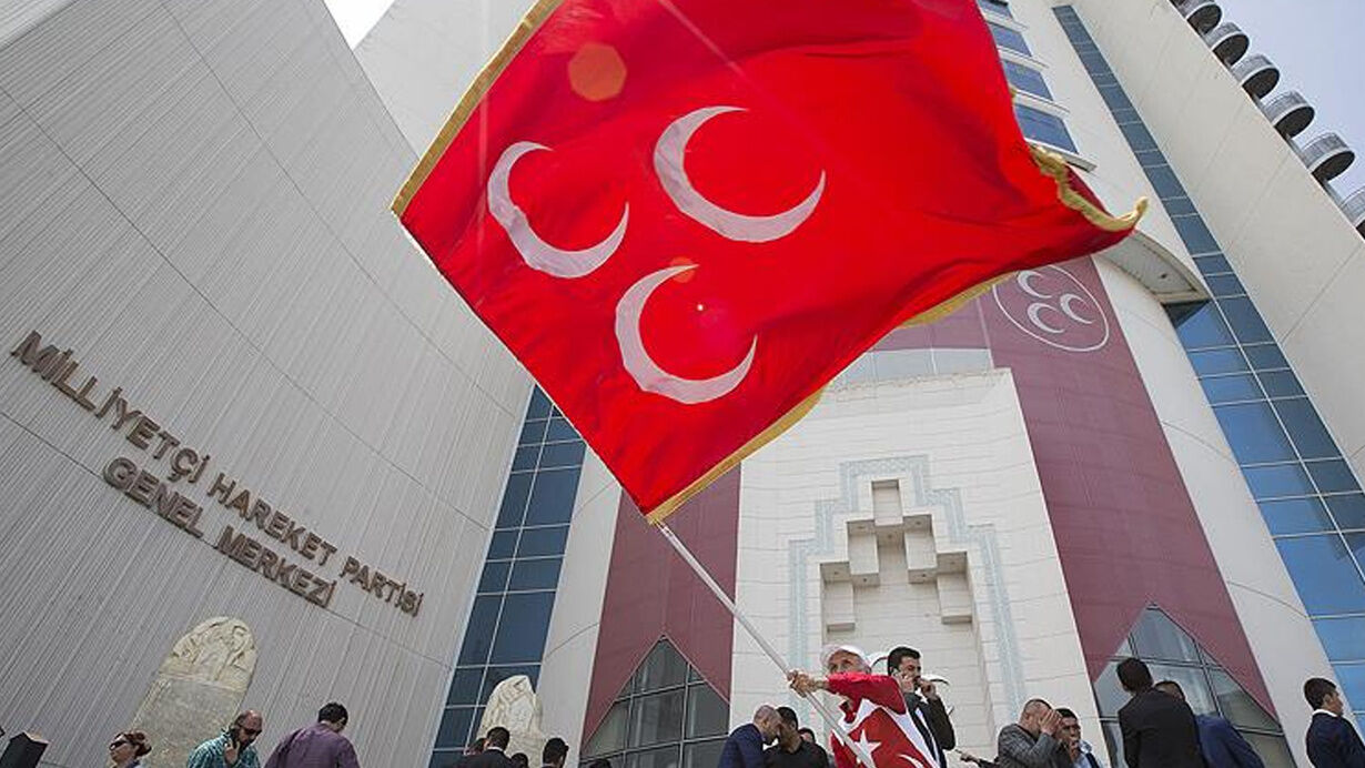 MHP'li vekillerden peş peşe istifalar! Meclis'teki koltuk sayısı 47'ye düştü - 2. Resim