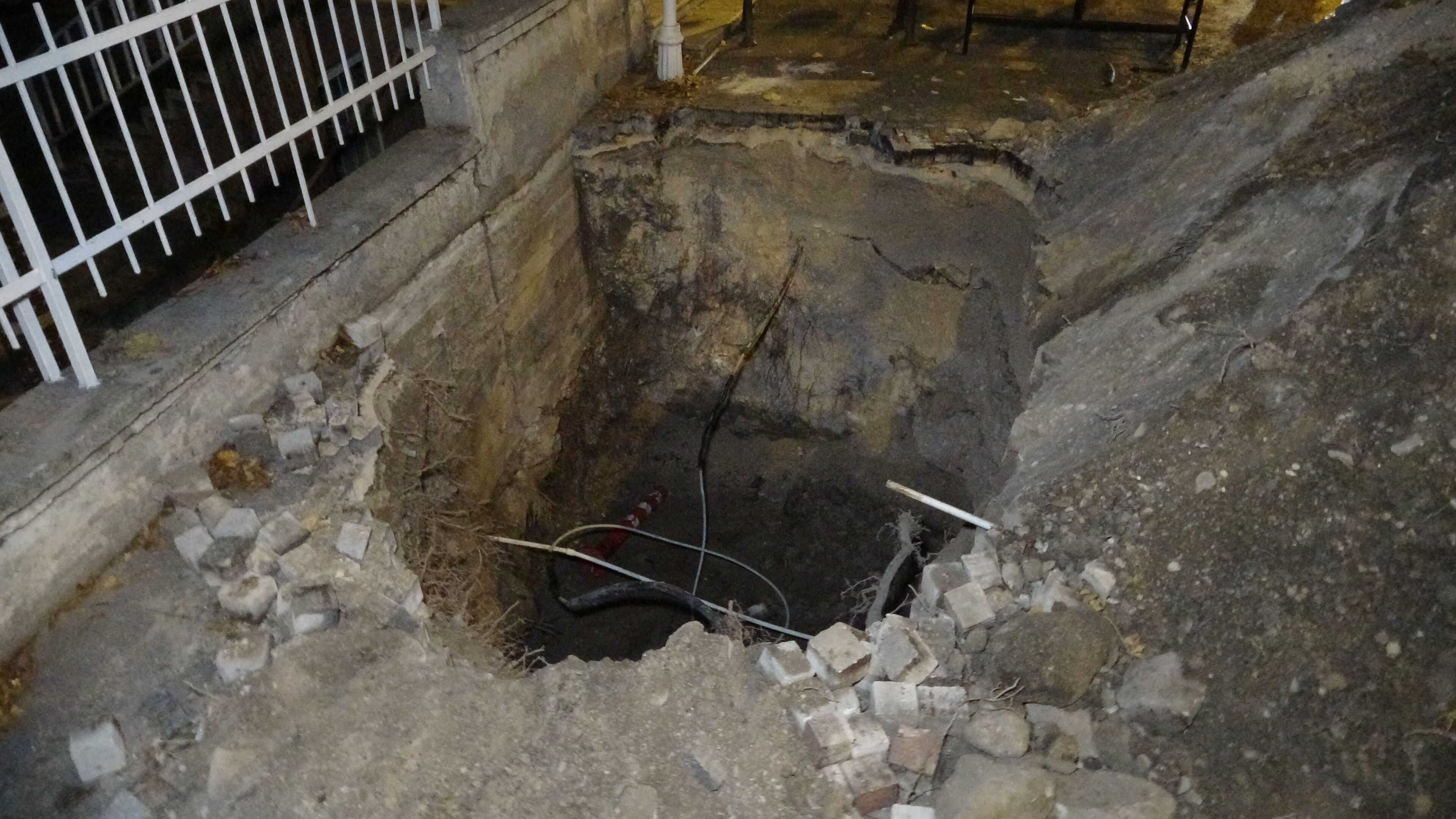 Şehrin göbeğinde 4 uyanık! 'Belediye çalışanıyız' yalanını kendileri ele verdiler - 2. Resim