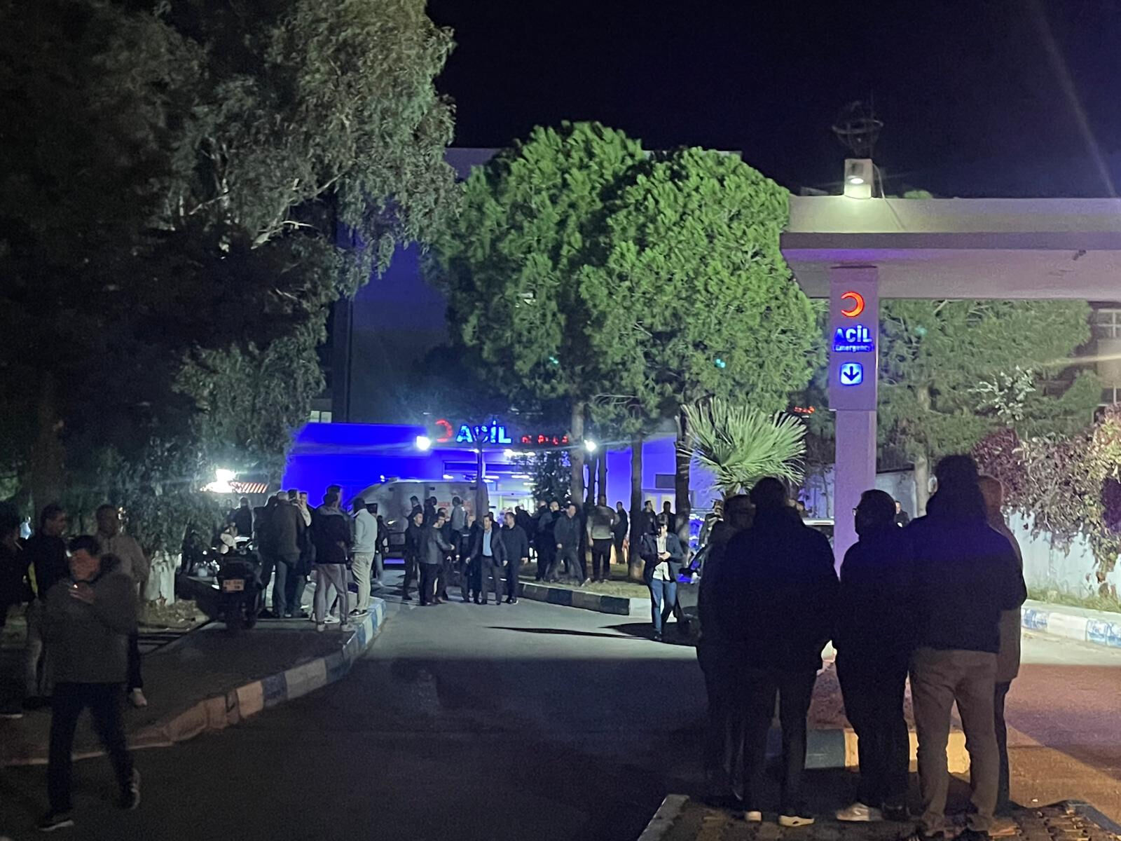 Şeyda Yılmaz'ı akıllara getirdi... İzmir'de gözaltı sırasında polislere silahlı saldırı: 2'si ağır 3 yaralı Şeyda Yılmaz'ı akıllara getirdi... İzmir'de gözaltı sırasında polislere silahlı saldırı: 2'si ağır 3 yaralı - 3. Resim