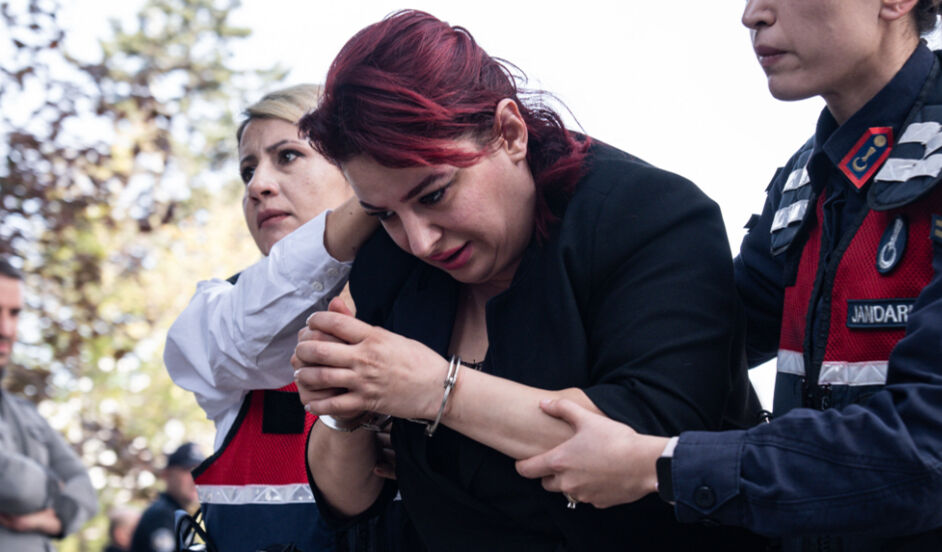 Yenidoğan Çetesi canisi repliğini kullanmıştı! Kurtlar Vadisi'nin Pala'sı Yüksel Arıcı beddua etti Yenidoğan Çetesi canisi repliğini kullanmıştı! Kurtlar Vadisi'nin Pala'sı Yüksel Arıcı beddua etti - 1. Resim