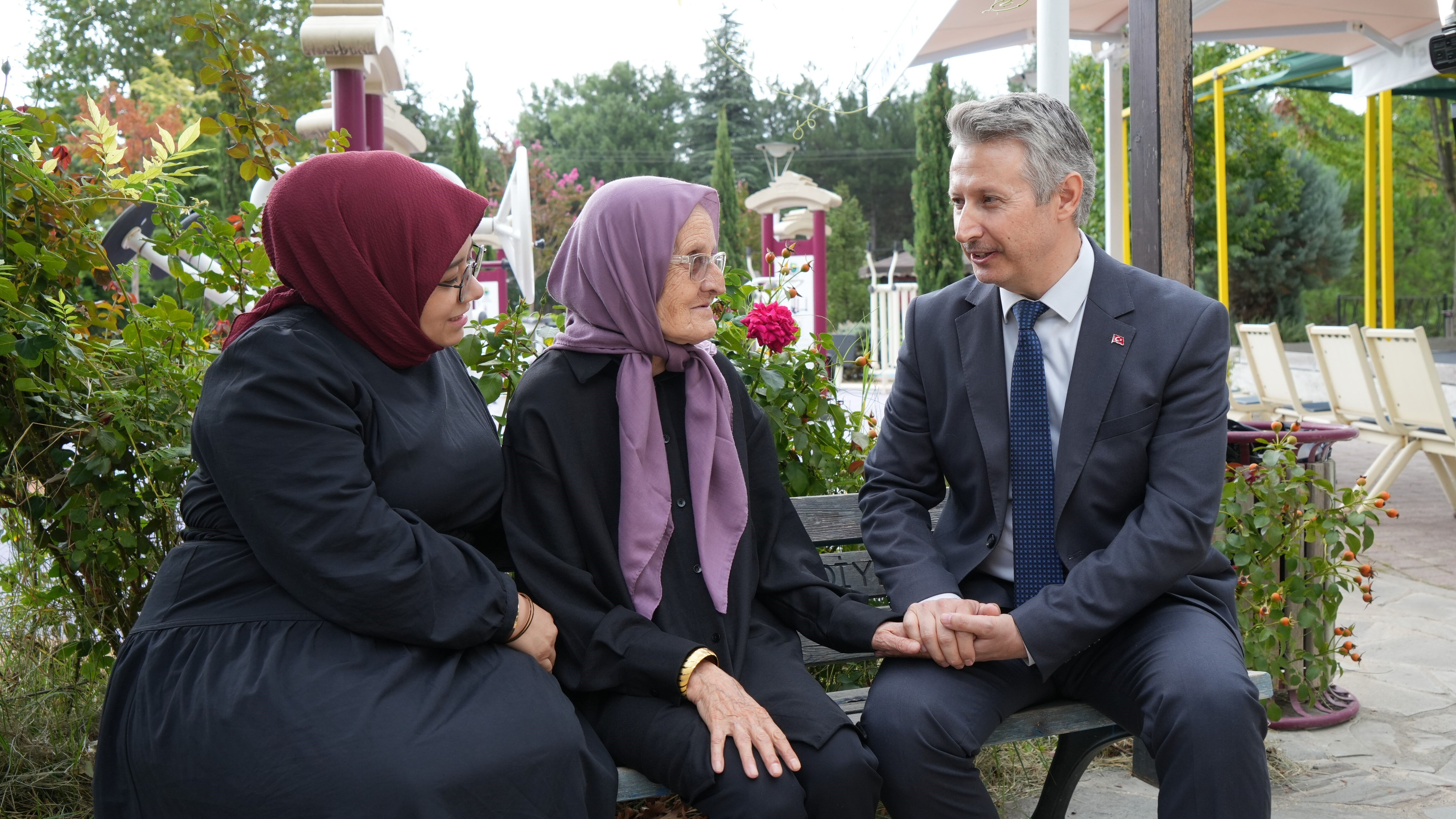 Zeliha Teyze'nin gözyaşları kurudu: Ekmeğin şekli yüzünden evi terk eden oğlu 113 gündür yok - 3. Resim