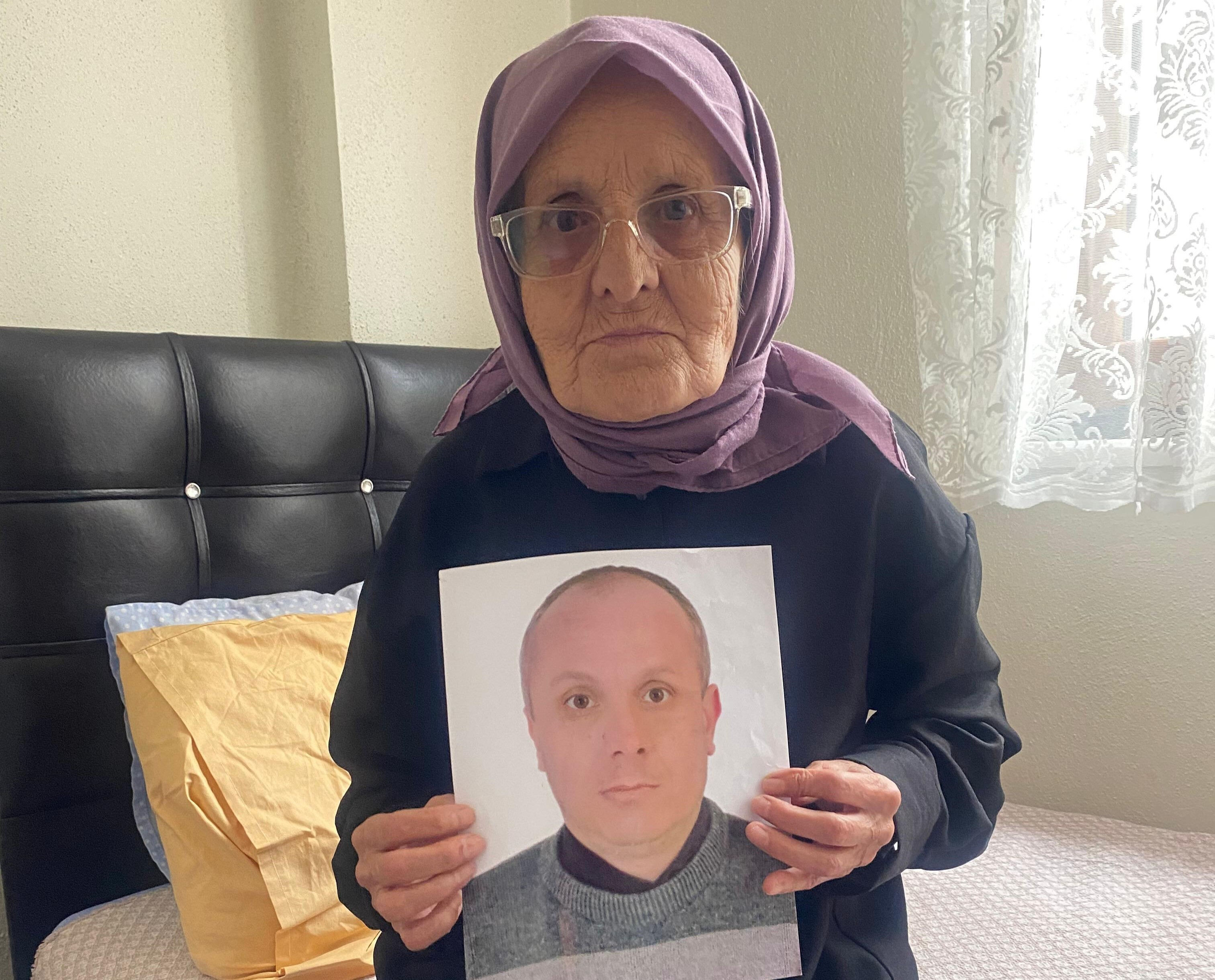 Zeliha Teyze'nin gözyaşları kurudu: Ekmeğin şekli yüzünden evi terk eden oğlu 113 gündür yok - 1. Resim