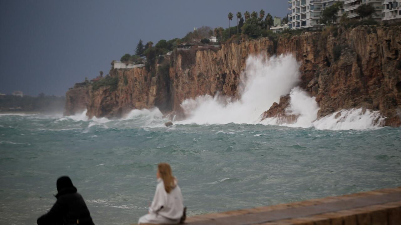 Antalya'da yarın okullar tatil mi? 6 ilçe için duyuru yapıldı! - 1. Resim