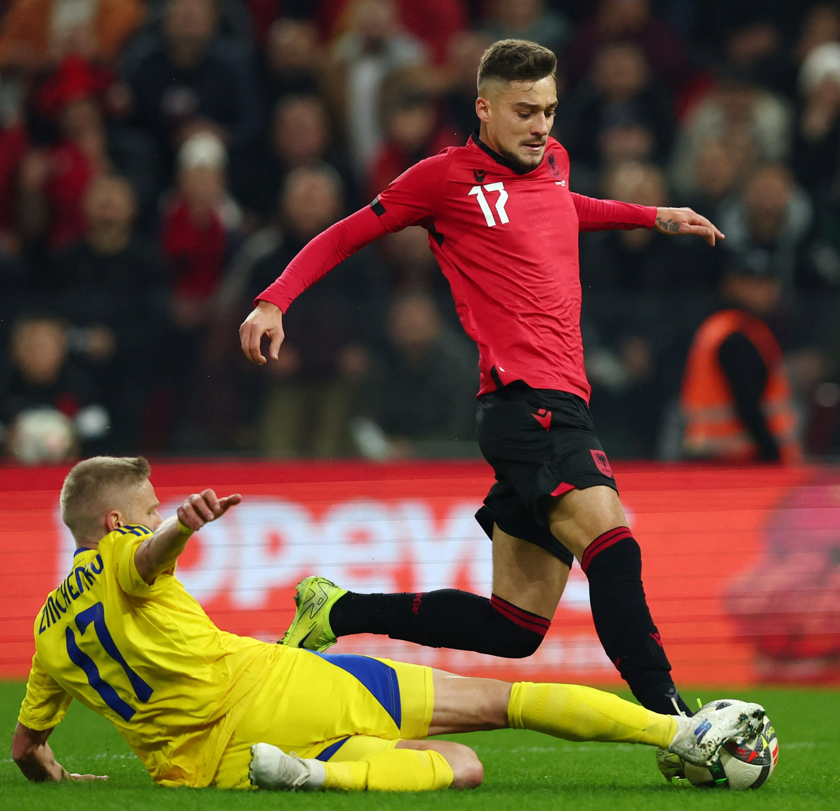 Ernest Muçi'den Beşiktaş'a kötü haber geldi! Gerilme ve kanama tespit edildi - 1. Resim