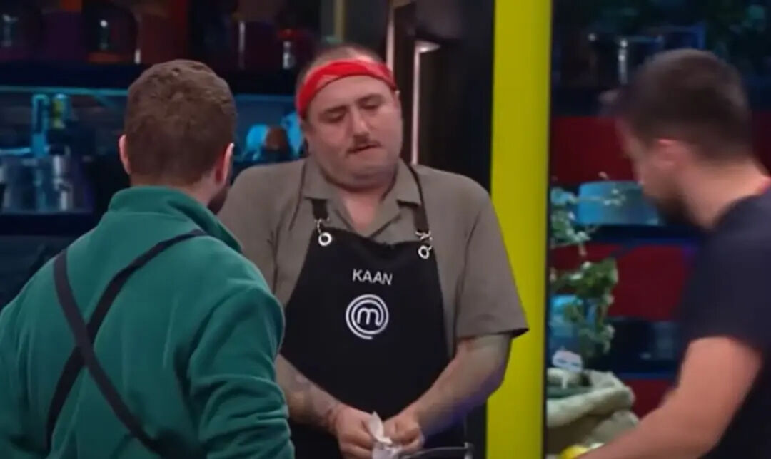 MasterChef'te olay anlar! Yarışmacı parmaklarını kesti! Yürekler ağızlara geldi MasterChef'te olay anlar! Yarışmacı parmaklarını kesti! Yürekler ağızlara geldi - 4. Resim