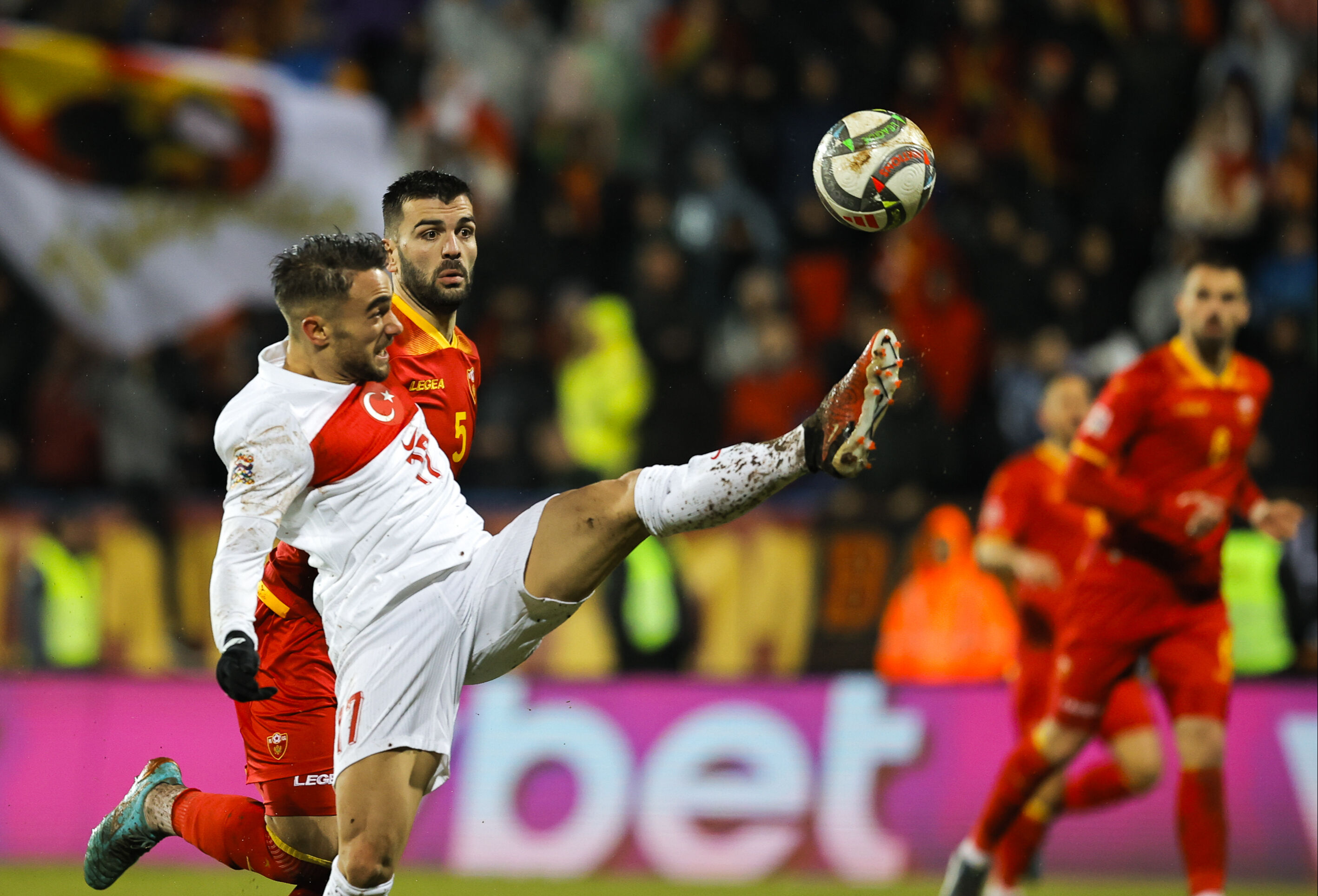 Milli futbolcular, Karadağ mağlubiyetinin sorumlusunu buldu! Patates tarlası... Milli futbolcular, Karadağ mağlubiyetinin sorumlusunu buldu! Patates tarlası... - 1. Resim