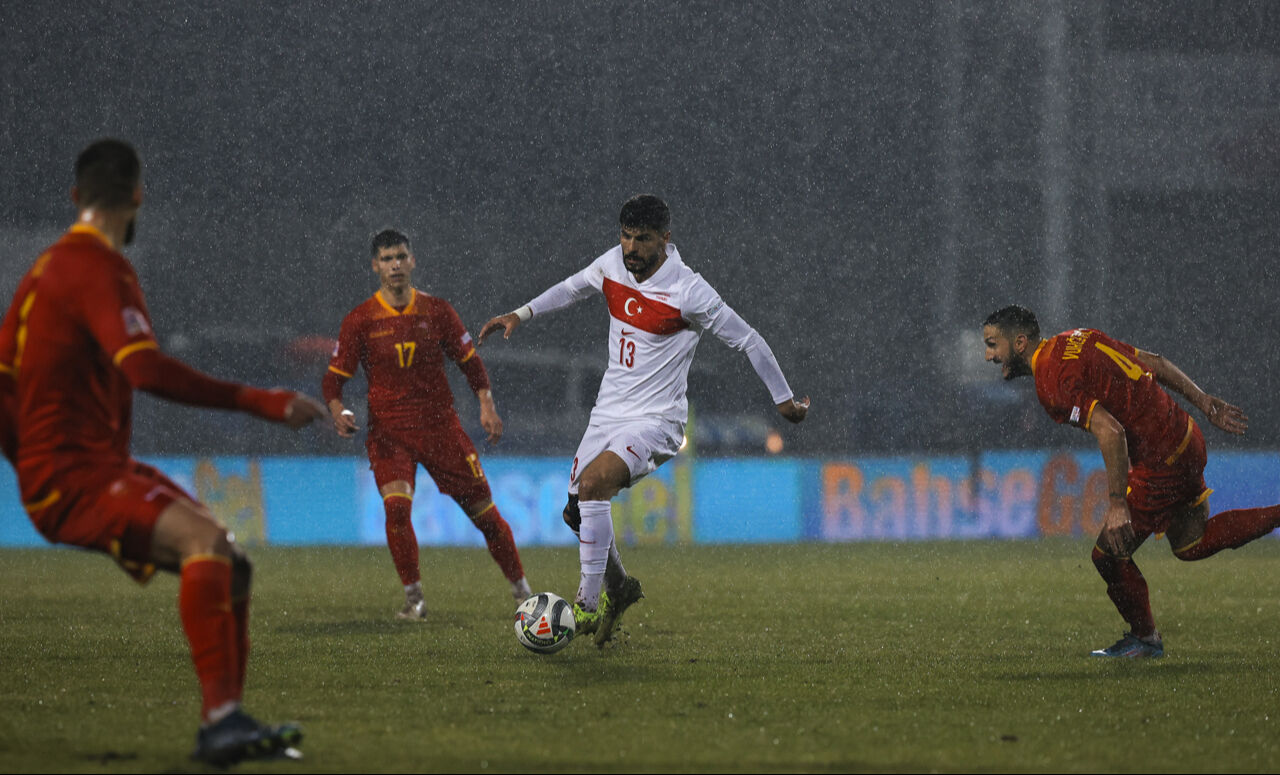 Milli futbolcular, Karadağ mağlubiyetinin sorumlusunu buldu! Patates tarlası... Milli futbolcular, Karadağ mağlubiyetinin sorumlusunu buldu! Patates tarlası... - 2. Resim