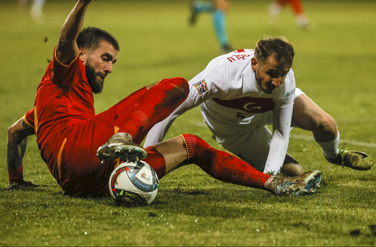 Milli futbolcular, Karadağ mağlubiyetinin sorumlusunu buldu! Patates tarlası... Milli futbolcular, Karadağ mağlubiyetinin sorumlusunu buldu! Patates tarlası... - 3. Resim