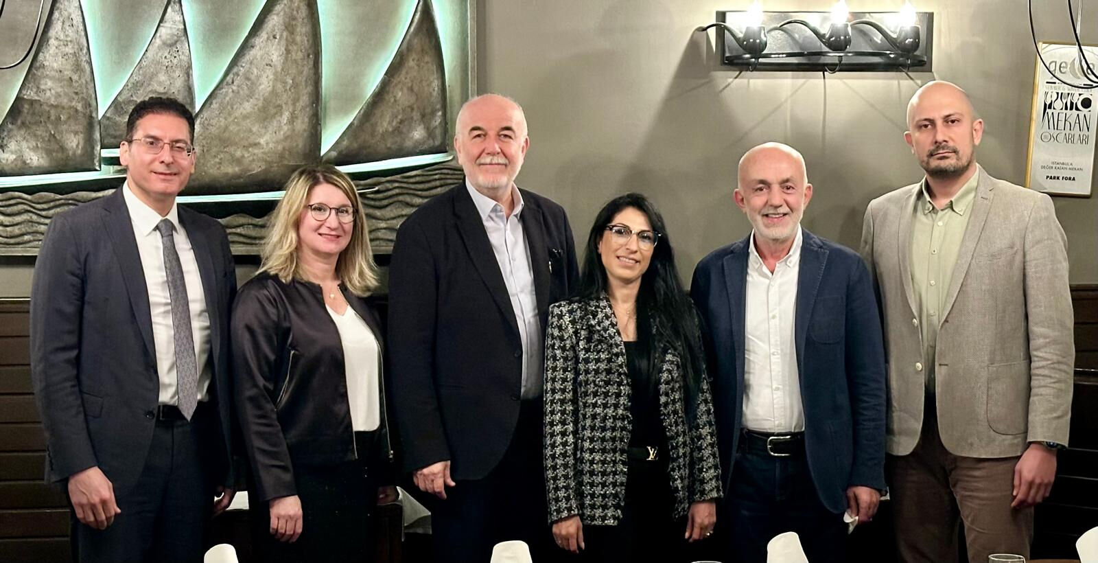 Mücevher ihracatının altın çağı kotayla bitti! Takı üreticisi, 'hane halkı ve merkez aldı, suçlusu biz olduk' diyor Mücevher ihracatının altın çağı kotayla bitti! Takı üreticisi, 'hane halkı ve merkez aldı, suçlusu biz olduk' diyor - 1. Resim