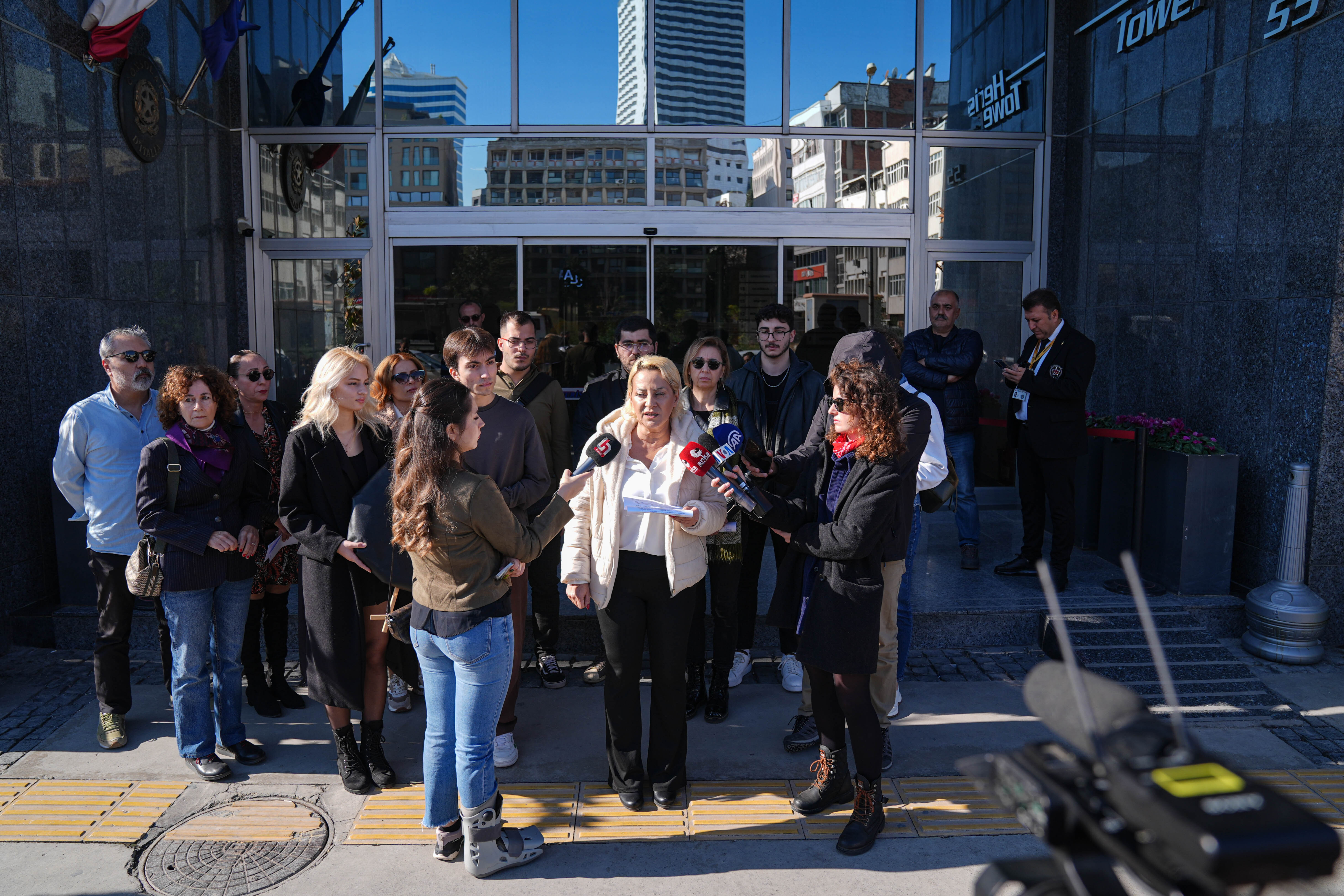 Türklere vize engeli! Üniversiteler açıldı, öğrenciler çaresiz - 1. Resim