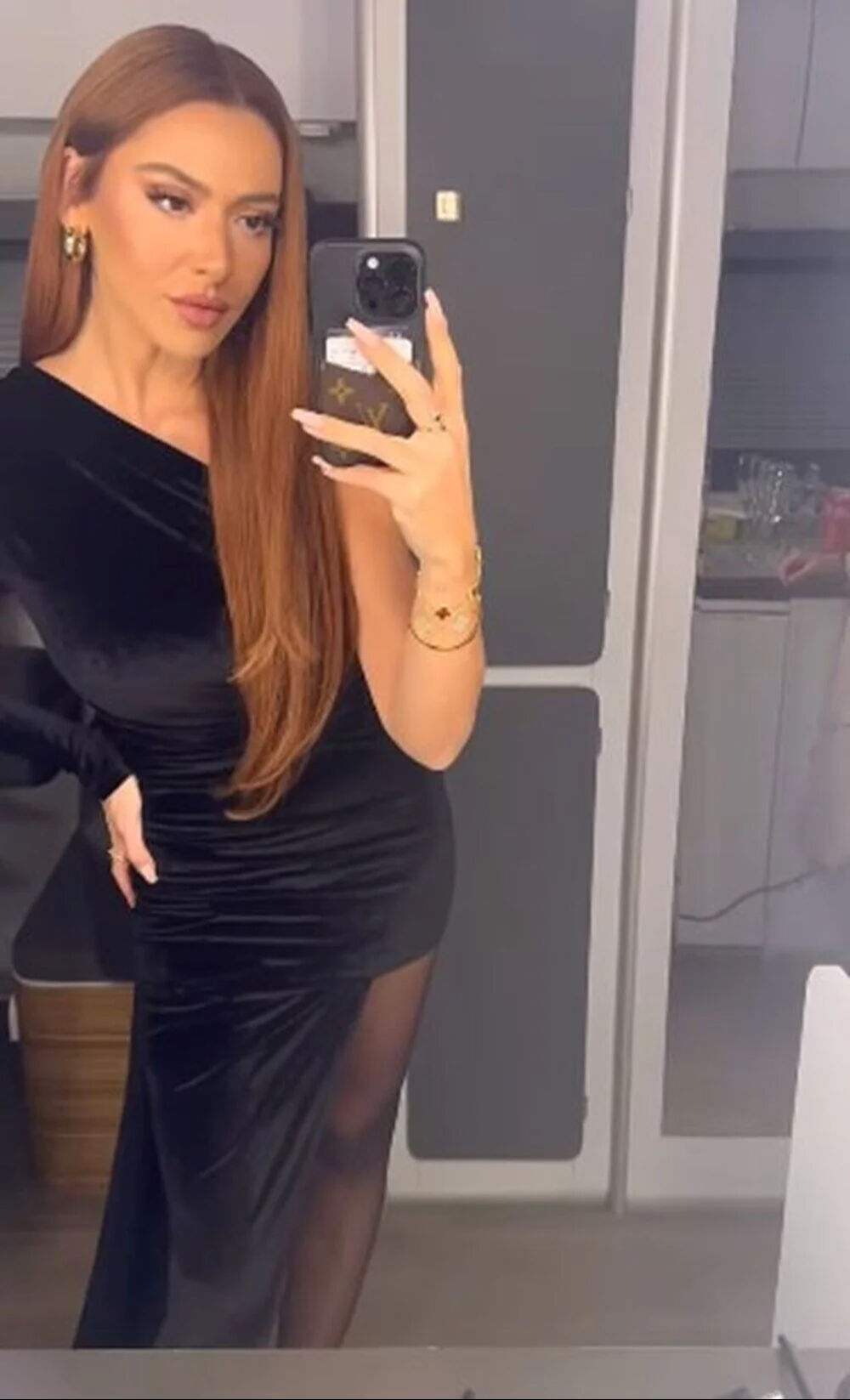 Ünlü şarkıcı Hadise imaj değiştirdi! Yeni haline yorum yağdı Ünlü şarkıcı Hadise imaj değiştirdi! Yeni haline yorum yağdı - 3. Resim