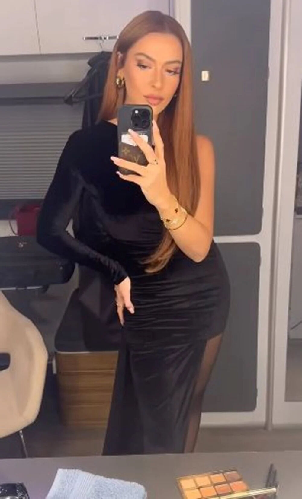 Ünlü şarkıcı Hadise imaj değiştirdi! Yeni haline yorum yağdı Ünlü şarkıcı Hadise imaj değiştirdi! Yeni haline yorum yağdı - 2. Resim