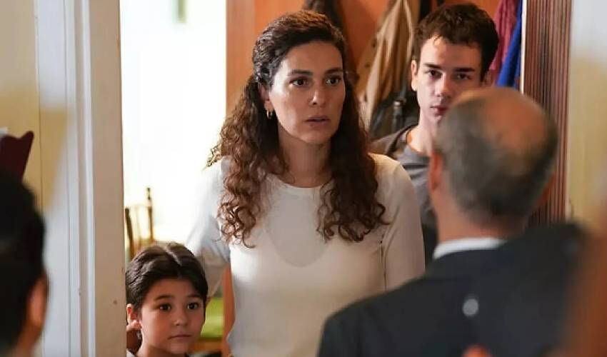 Annem Ankara'daki hikayeyi anlatan gizemli ses ortaya çıktı! Meğer ünlü oyuncuymuş - 2. Resim