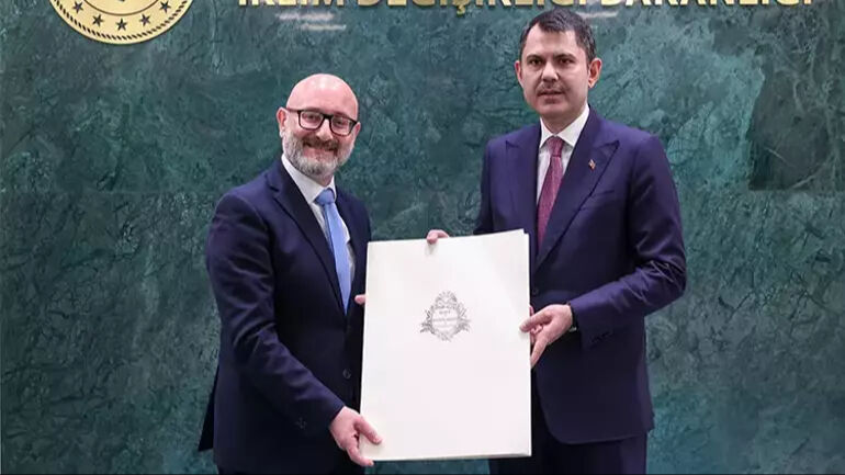 Bakan Kurum müjdeyi verdi! Sene sonuna kadar 200 bin konut teslim edilecek - 1. Resim