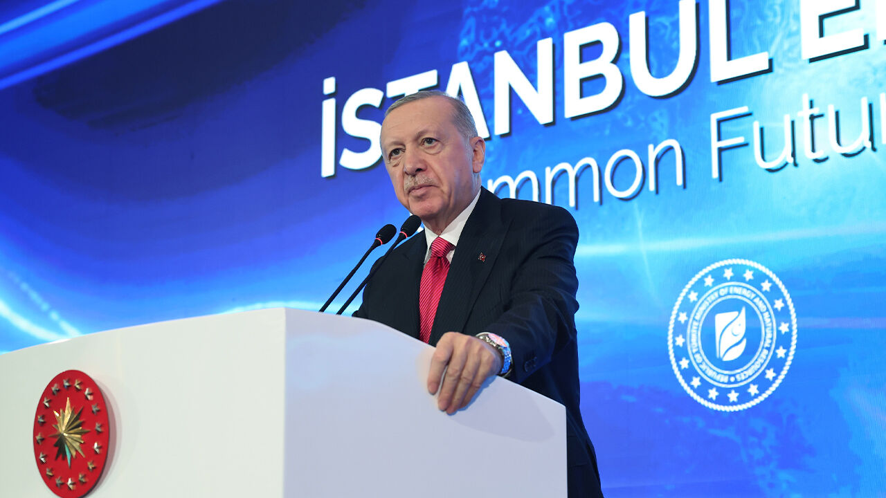 Cumhurbaşkanı Erdoğan'dan önemli açıklamalar! CHP'li vekillerin TBMM'de olay çıkarmasına sert tepki Cumhurbaşkanı Erdoğan'dan önemli açıklamalar! CHP'li vekillerin TBMM'de olay çıkarmasına sert tepki - 2. Resim