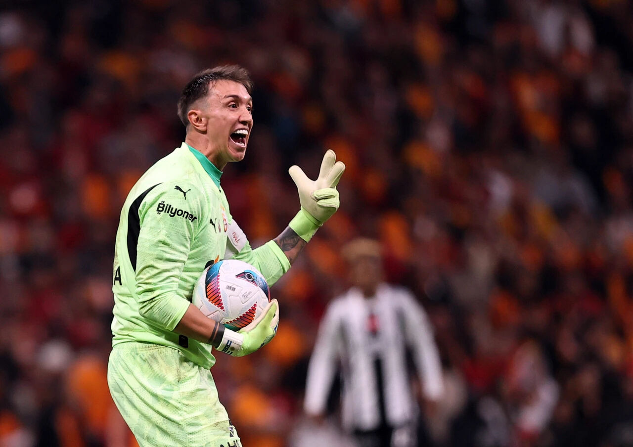 Galatasaray, Fernando Muslera'nın yerine Alisson Becker'i transfer edecek! Taffarel devreye girdi - 2. Resim