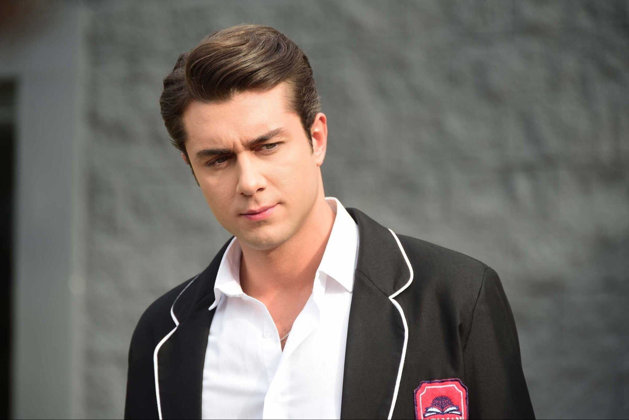 Kardeşlerim dizisinin yıldızı Onur Seyit Yaran'ın yeni adresi belli oldu Kardeşlerim dizisinin yıldızı Onur Seyit Yaran'ın yeni adresi belli oldu - 2. Resim