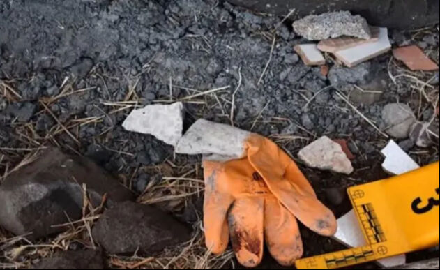 Narin Güran soruşturmasındaki delillerden biri daha ortaya çıktı! İşte kanlı merdivenin görüntüsü Narin Güran soruşturmasındaki delillerden biri daha ortaya çıktı! İşte kanlı merdivenin görüntüsü - 4. Resim