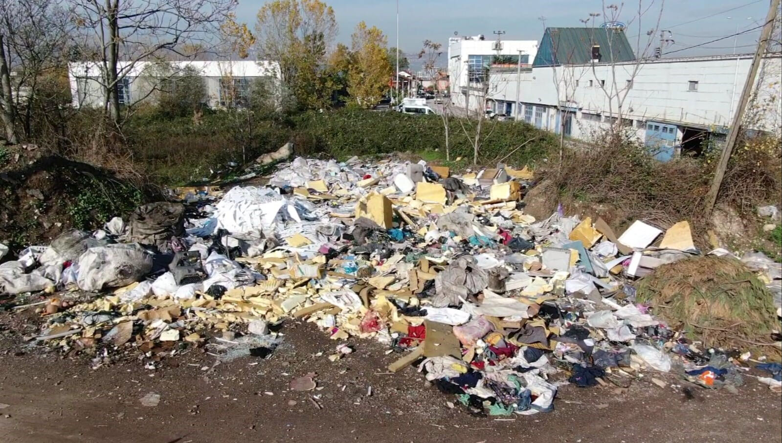 Şehrin göbeğinde rezil görüntü! "Bir çare bulunmalı artık" - 1. Resim